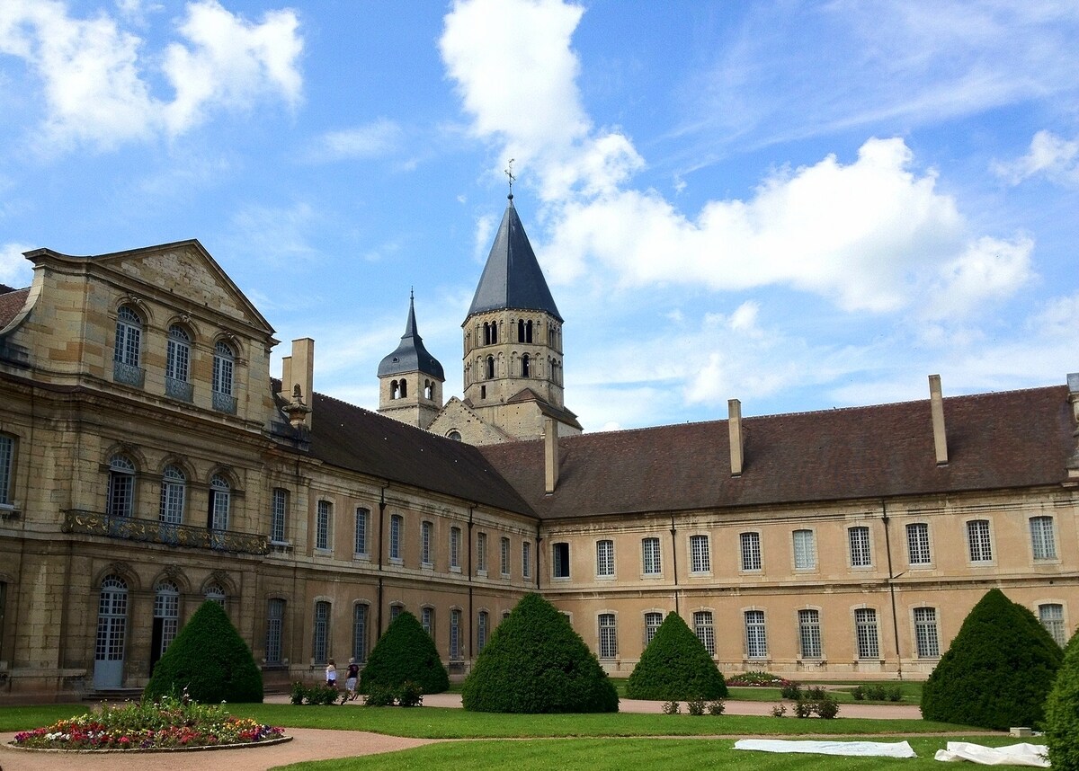 10-fascinating-facts-about-cluny-abbey