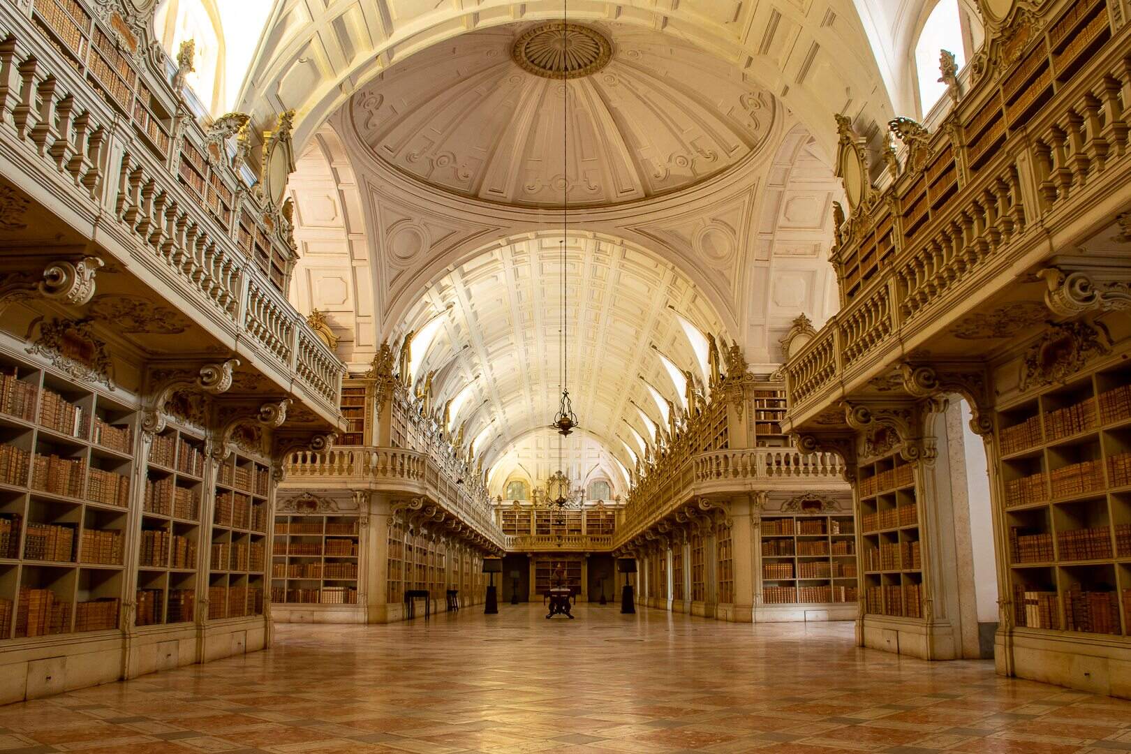 10-fascinating-facts-about-mafra-palace-library