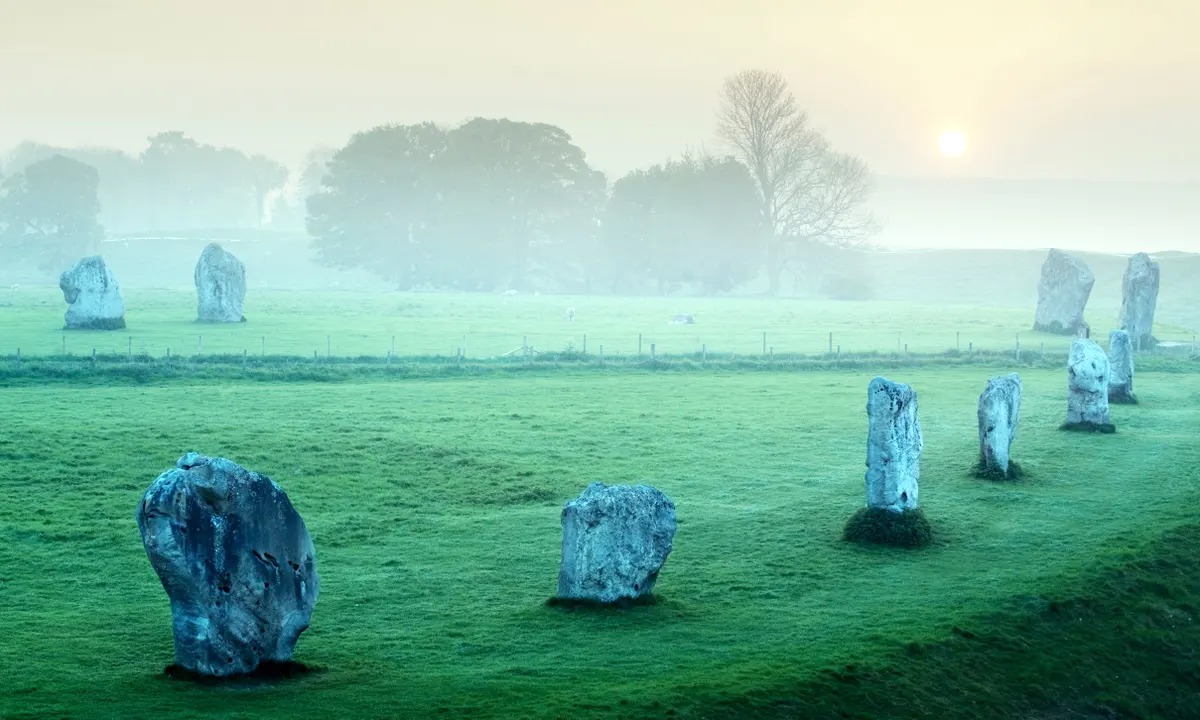10-intriguing-facts-about-avebury