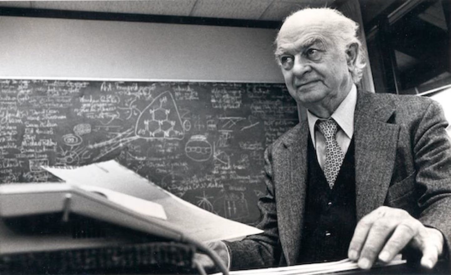 10-mind-blowing-facts-about-linus-pauling