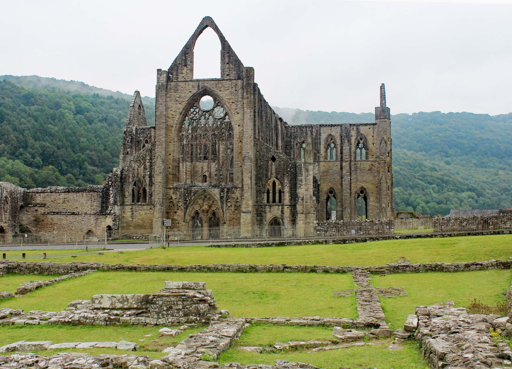 10-mind-blowing-facts-about-tintern-abbey