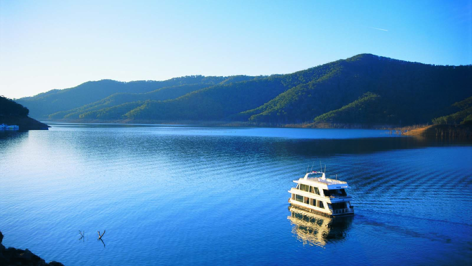 10-surprising-facts-about-eildon-lake