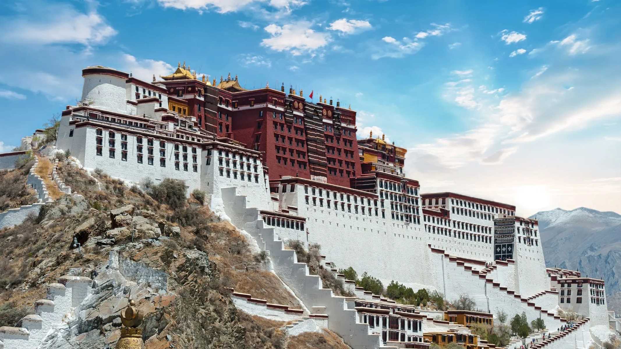 10-surprising-facts-about-potala-palace-formerly-a-monastery