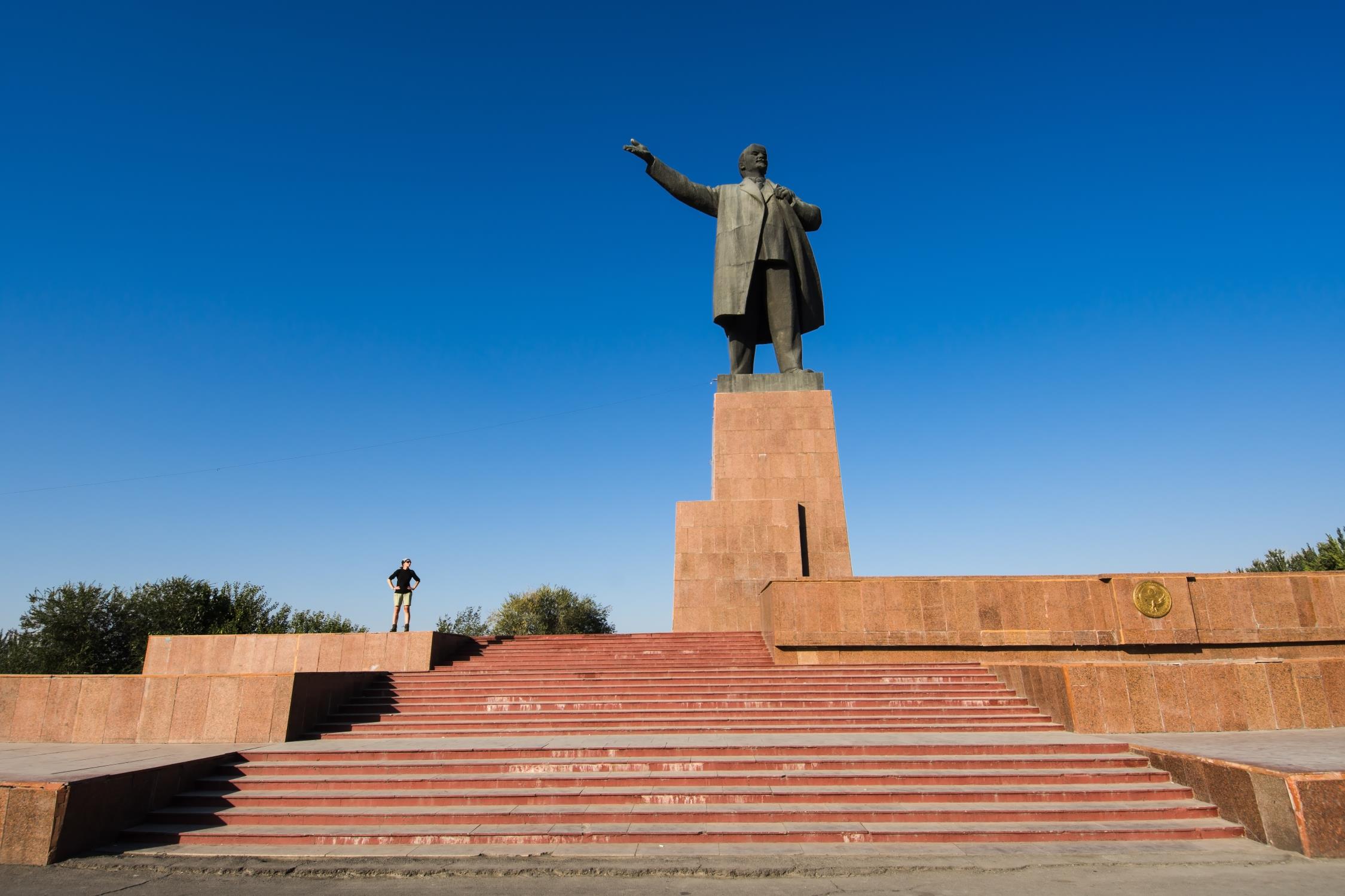 10 Unbelievable Facts About The Lenin Monument - Facts.net