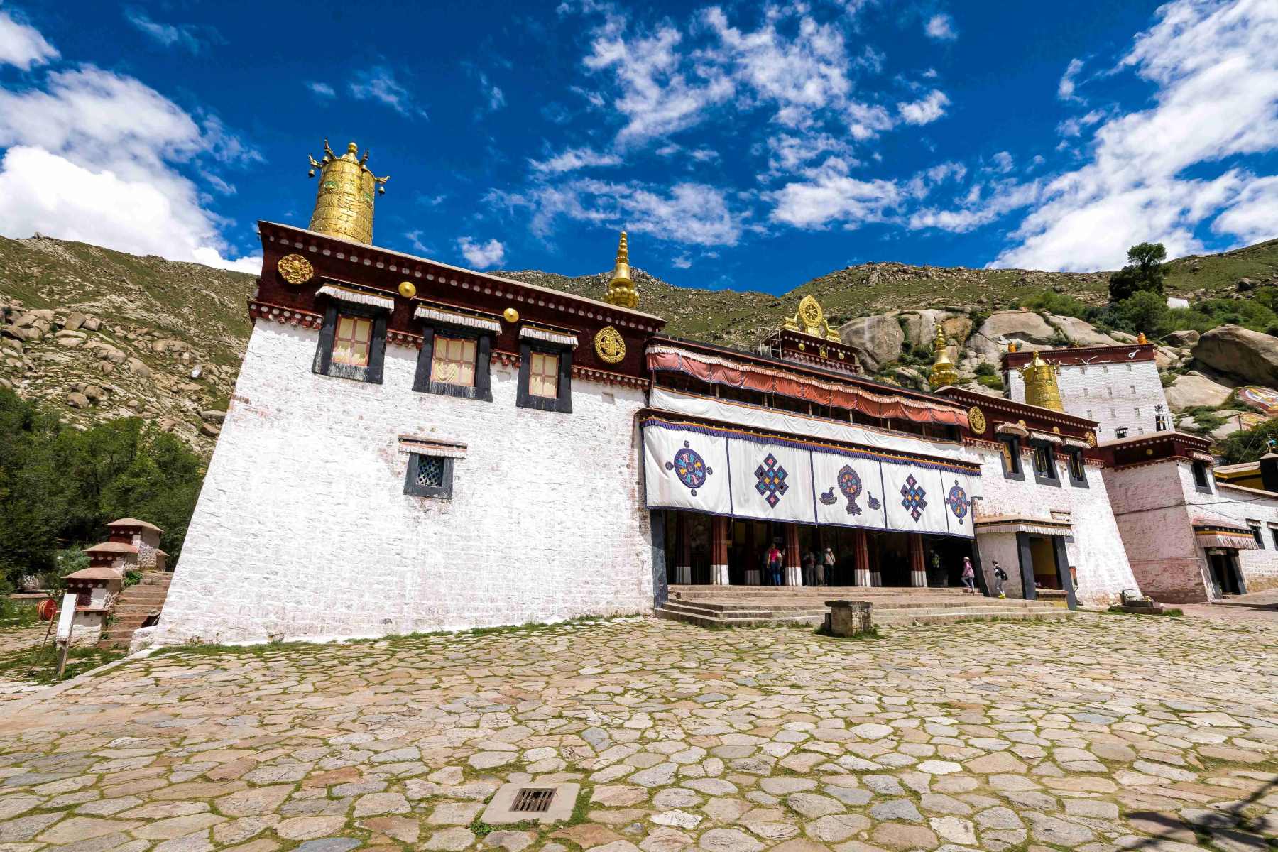 11-captivating-facts-about-sera-monastery
