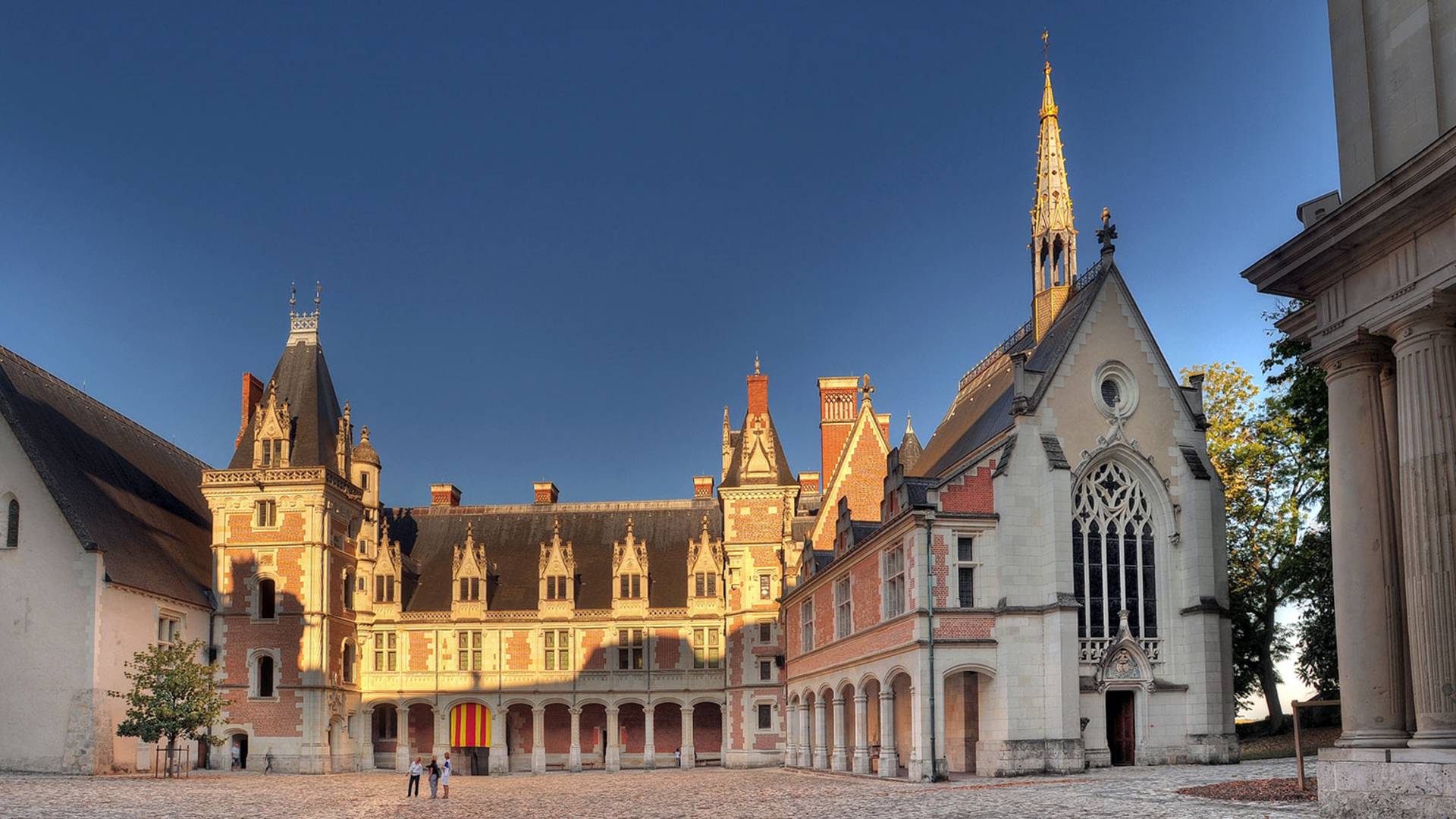 11-extraordinary-facts-about-chateau-de-blois