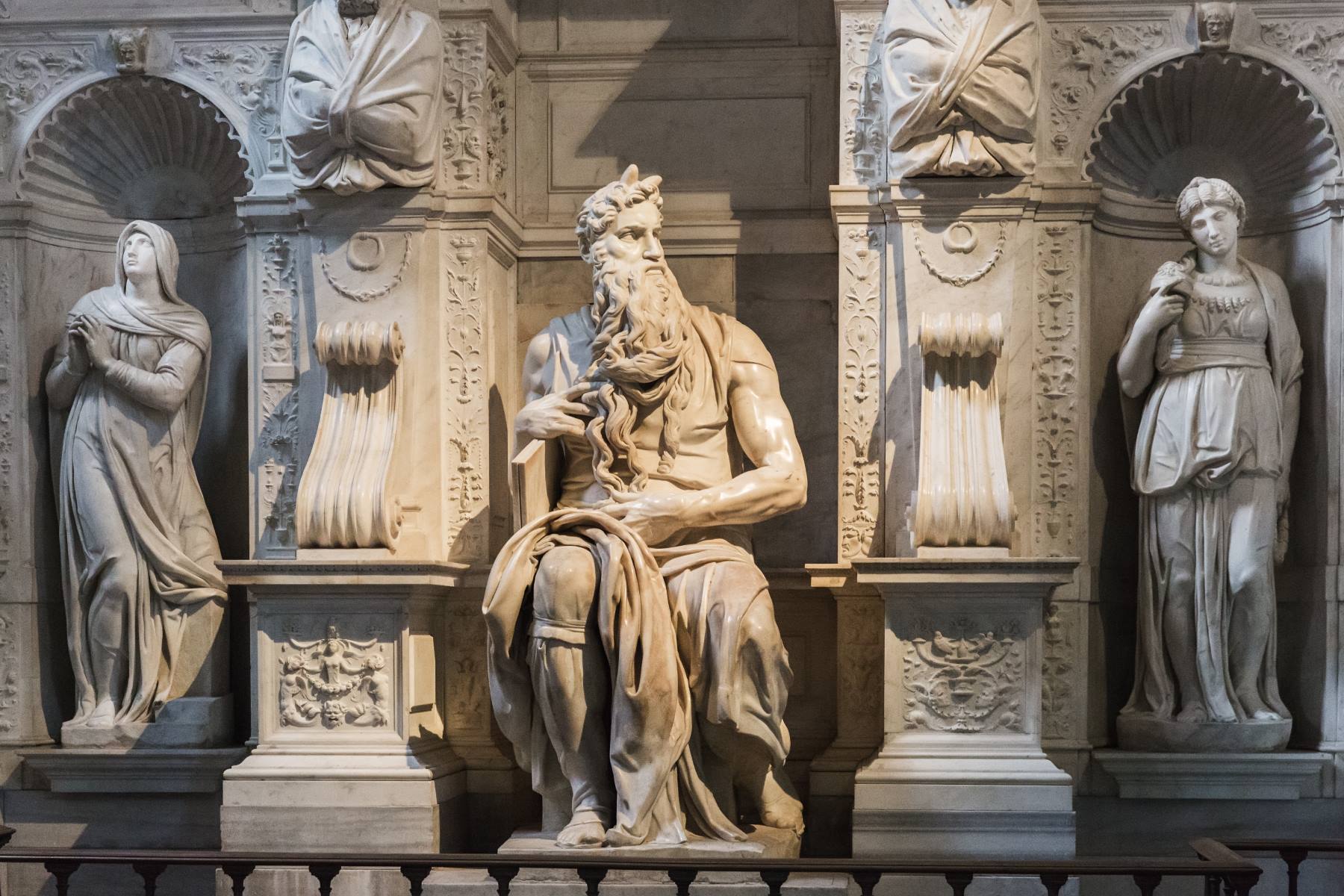 11-extraordinary-facts-about-the-moses-statue