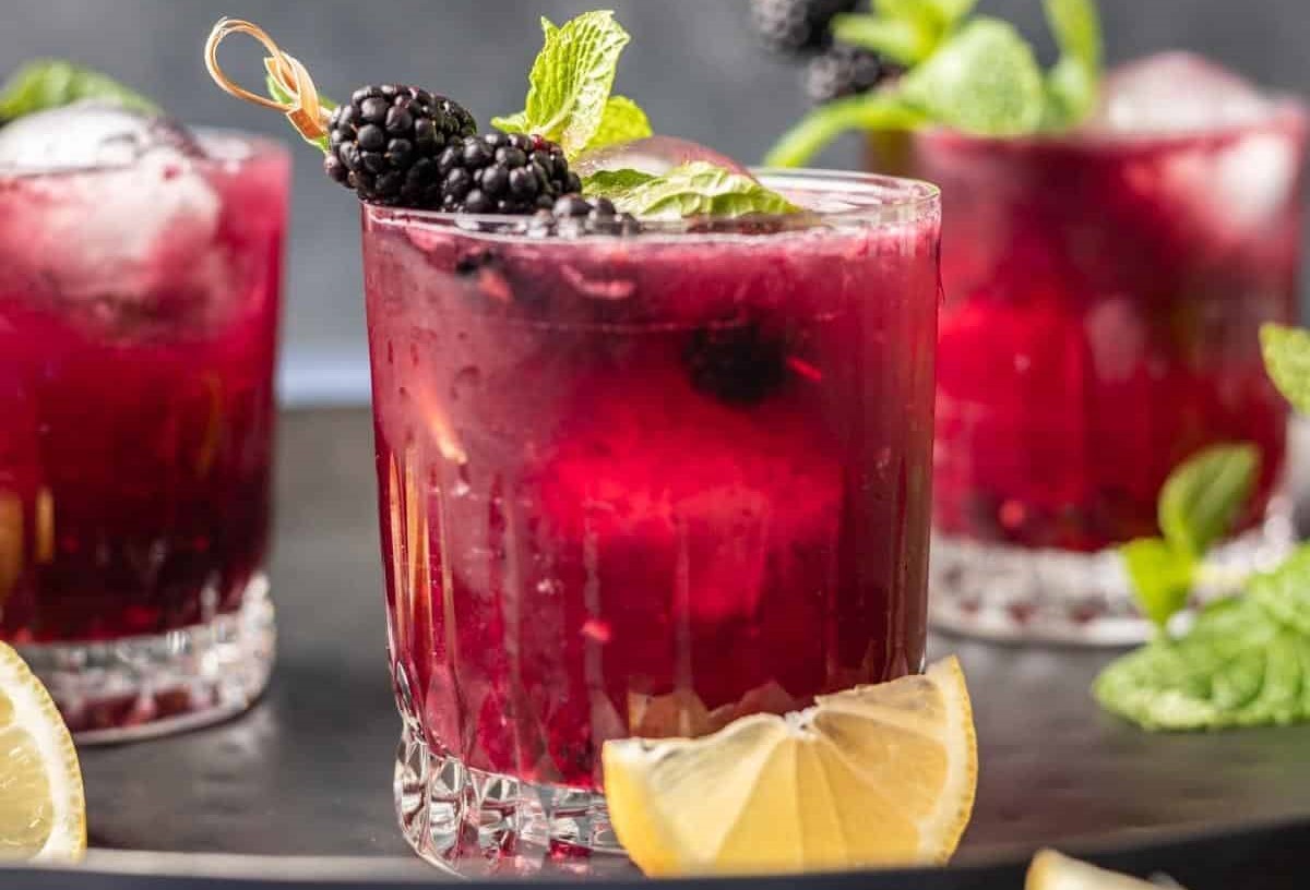 11-surprising-facts-about-blackberry-bourbon-lemonade