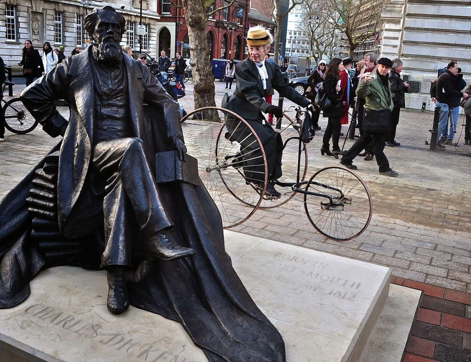 11-surprising-facts-about-the-charles-dickens-statue