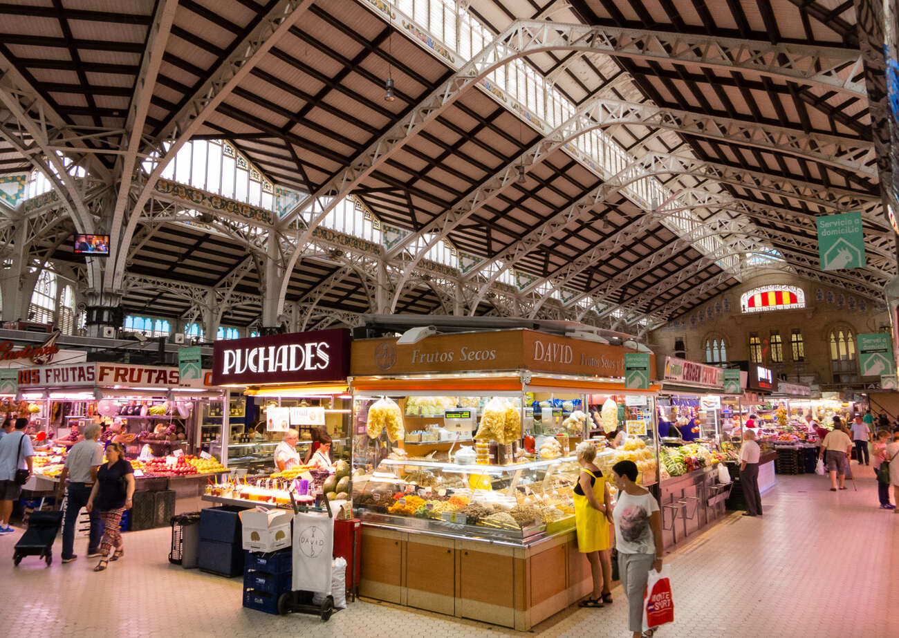 12-astonishing-facts-about-mercado-central-budapest