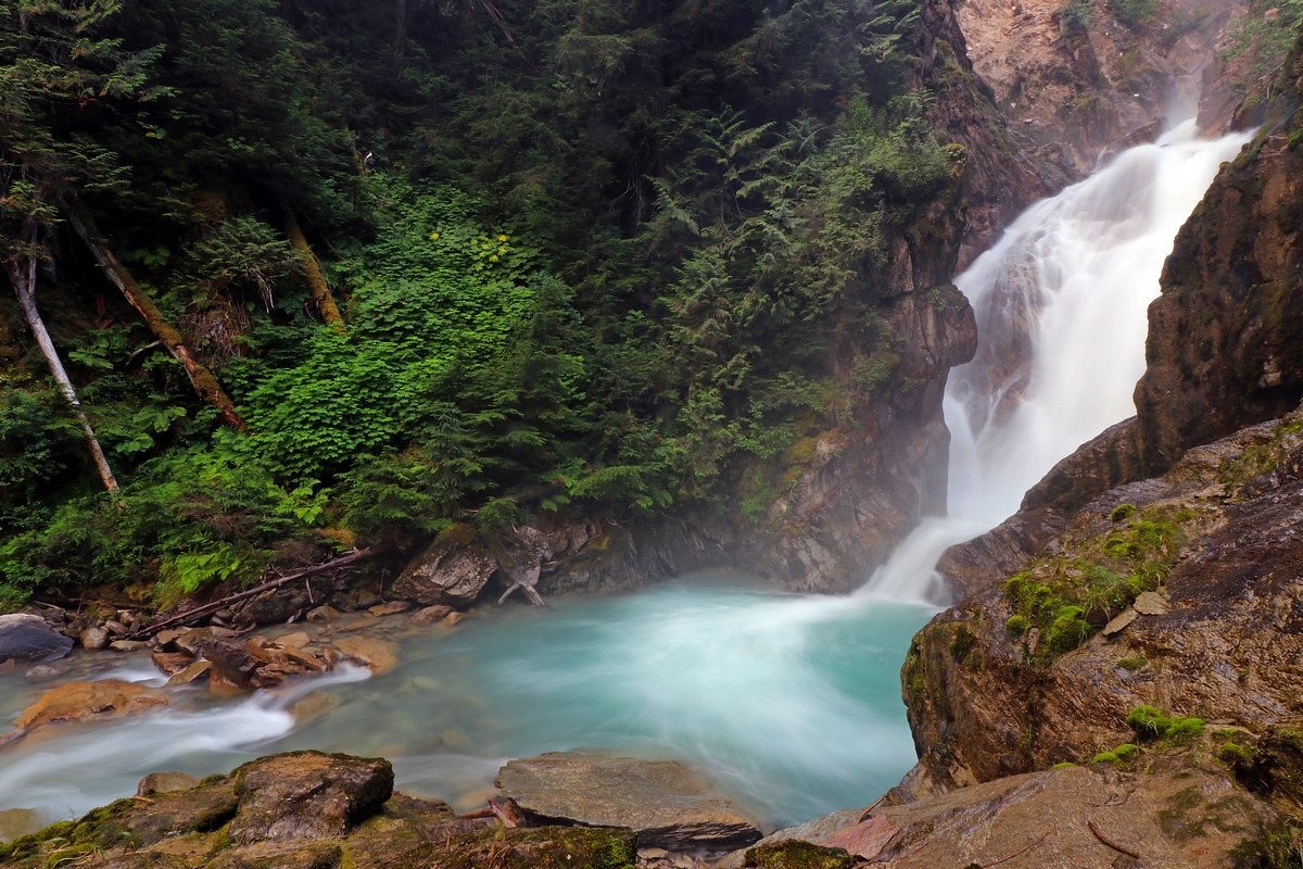 12-astounding-facts-about-bear-creek-falls
