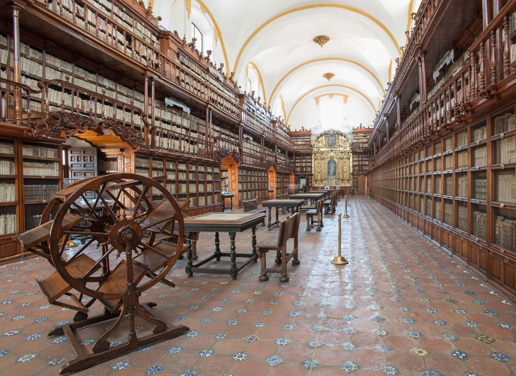 12-astounding-facts-about-biblioteca-palafoxiana