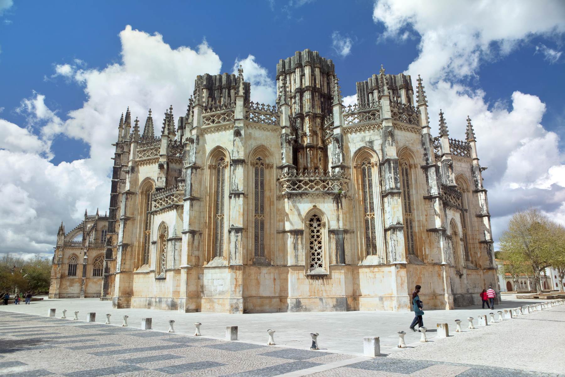 12-enigmatic-facts-about-monastery-of-batalha