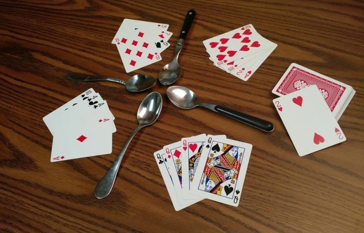 12-enigmatic-facts-about-spoons-card-game