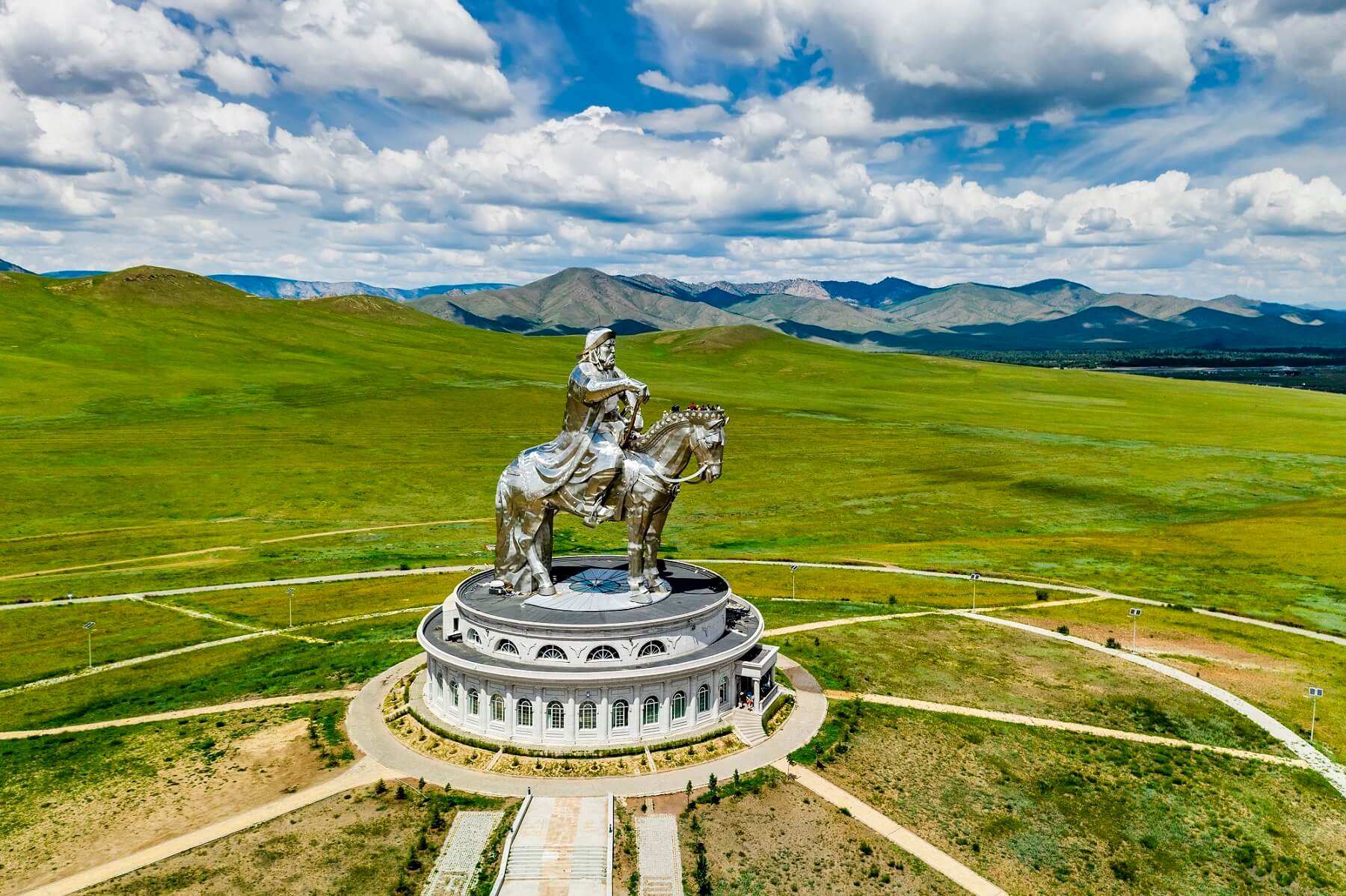 12-fascinating-facts-about-the-genghis-khan-statue