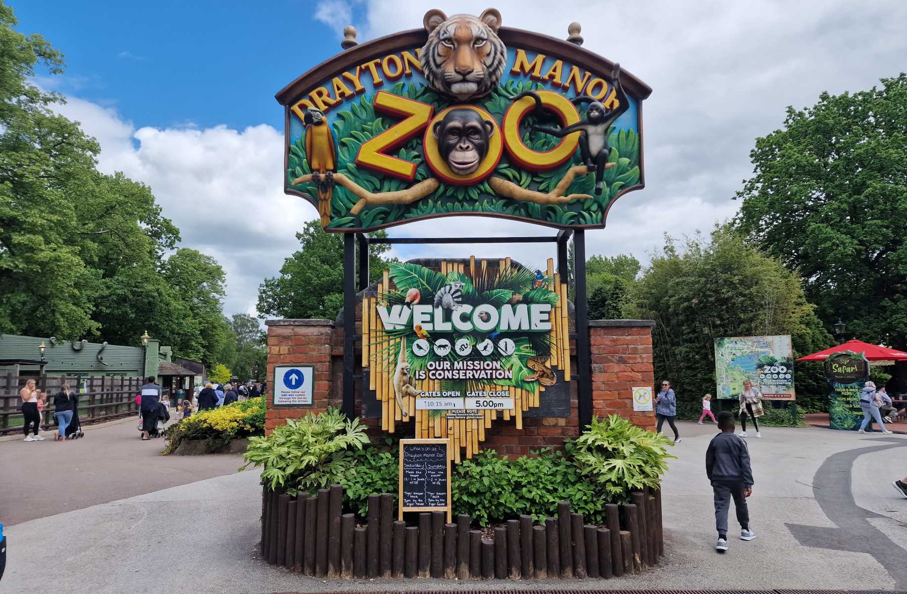 12-intriguing-facts-about-drayton-manor-zoo