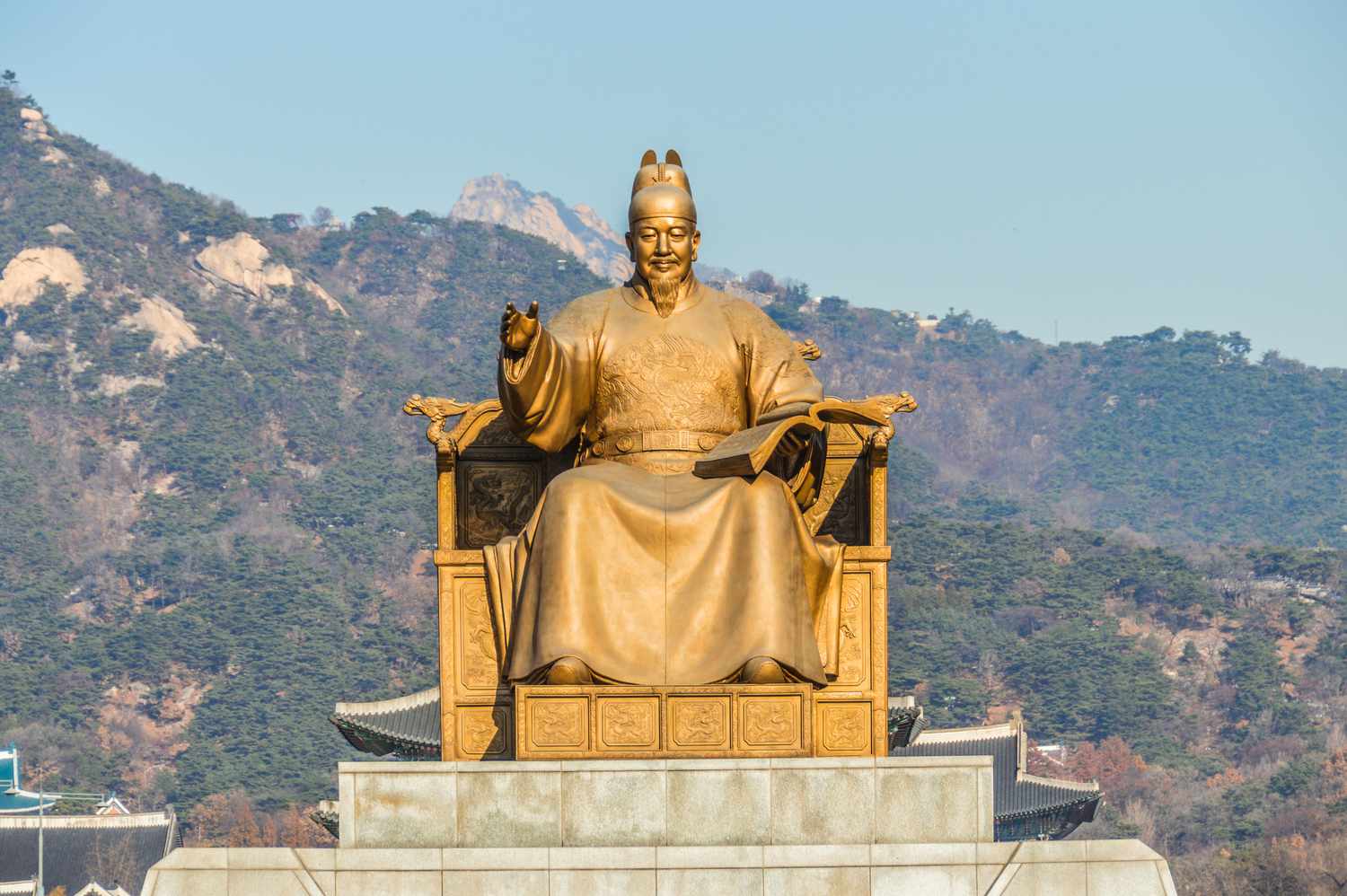 12-intriguing-facts-about-the-emperor-of-the-joseon-dynasty-statue