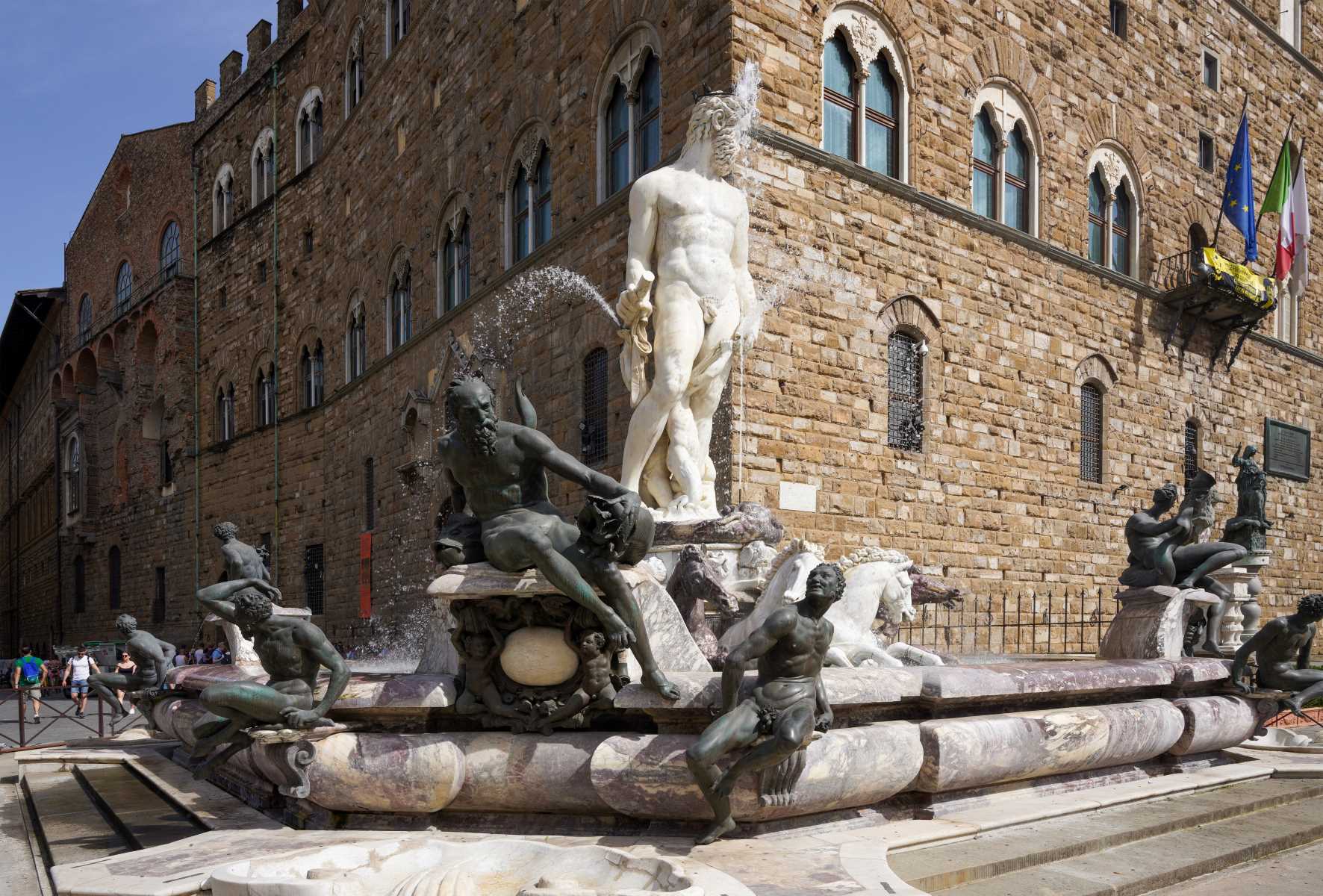 12-intriguing-facts-about-the-neptune-fountain