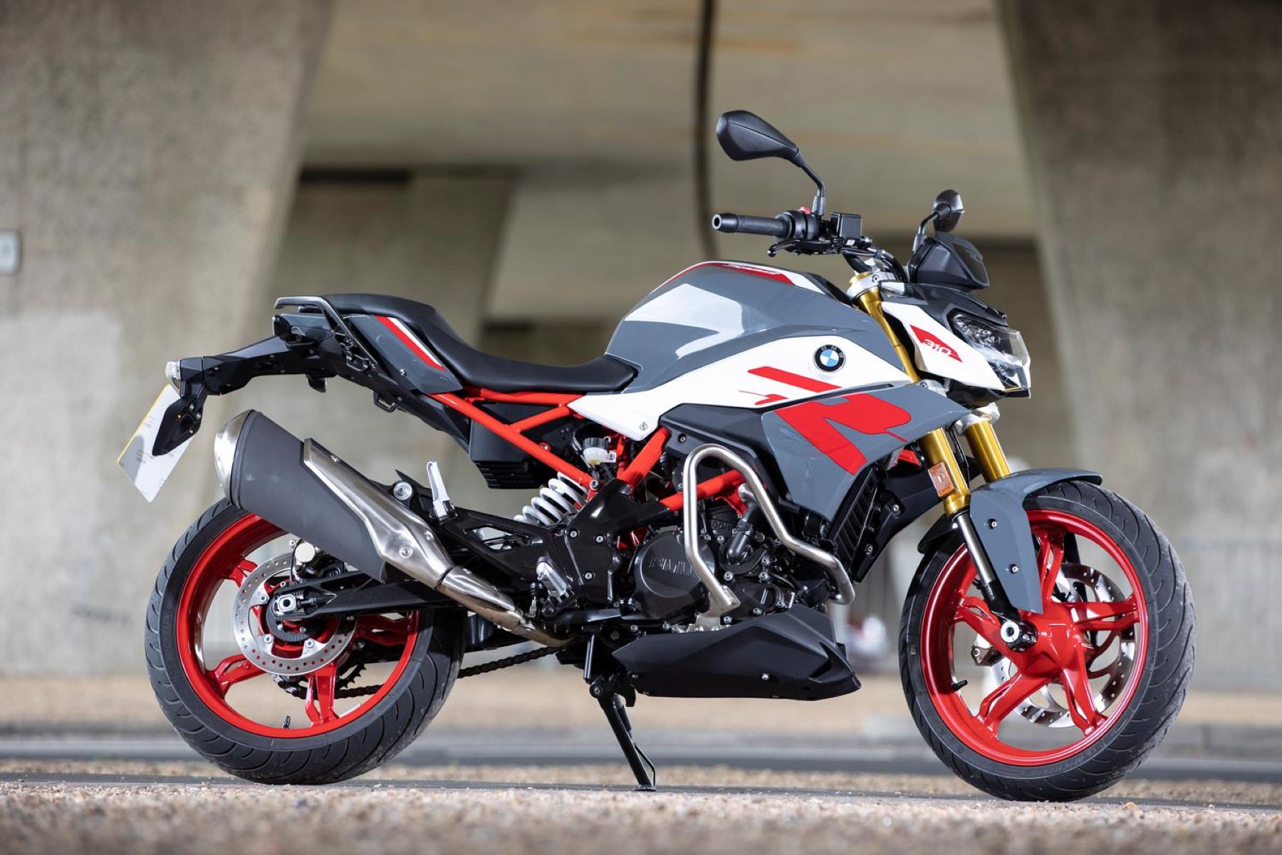 12-surprising-facts-about-bmw-g310r-style