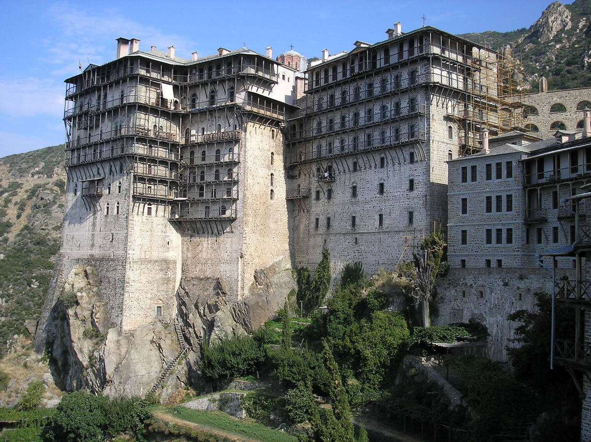 13-astounding-facts-about-simonopetra-monastery