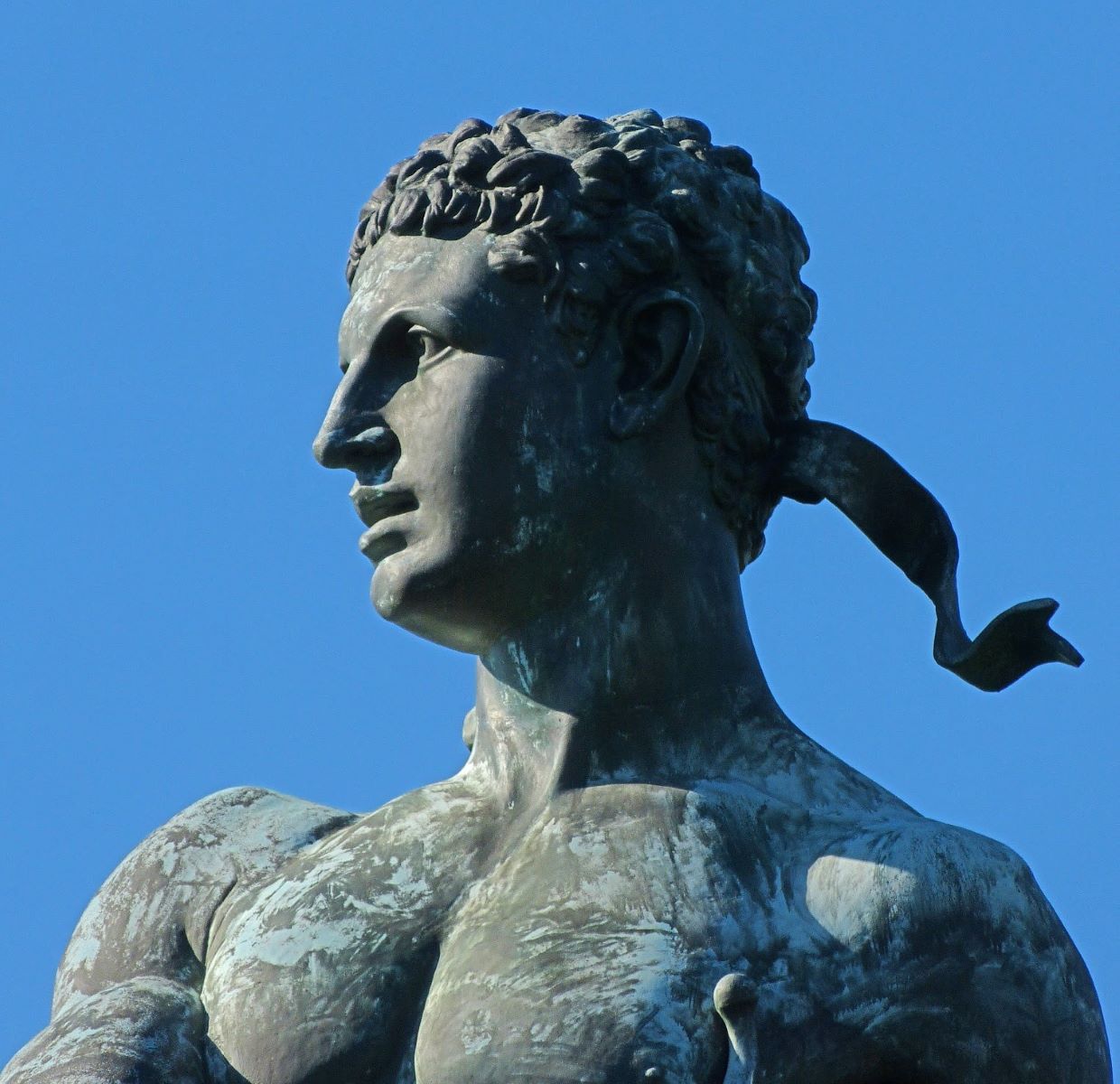 13-enigmatic-facts-about-the-orpheus-statue