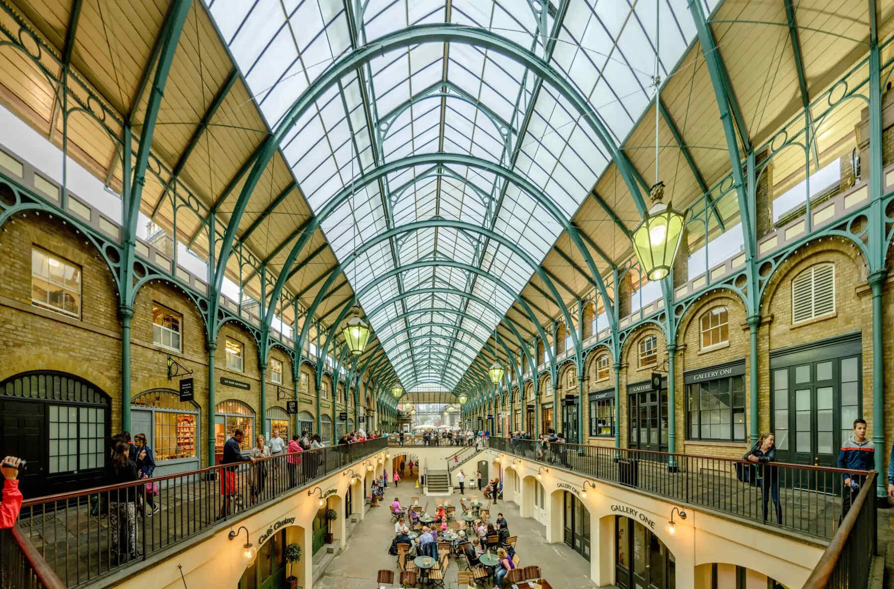 Blooms & Boutiques: A Stroll Through Covent Garden Market