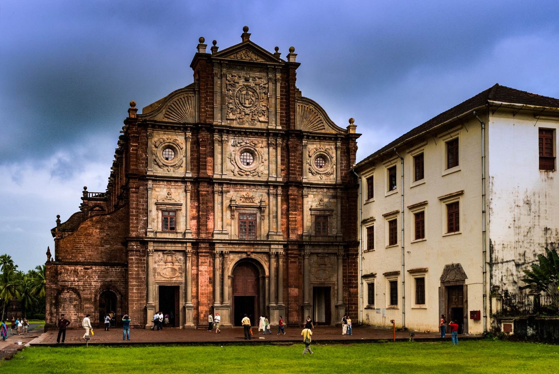 13-mind-blowing-facts-about-basilica-of-bom-jesus