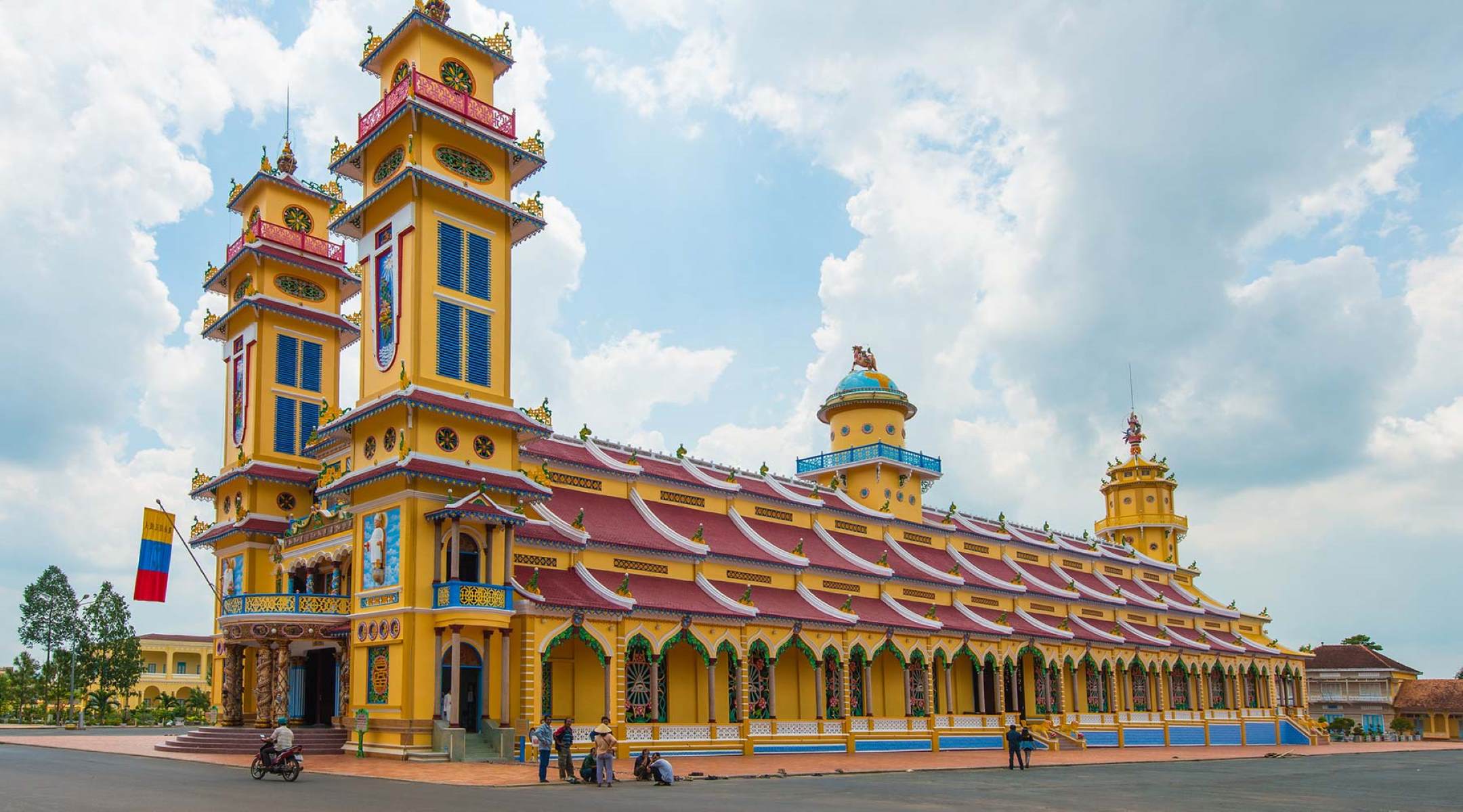 14-astonishing-facts-about-cao-dai-temple