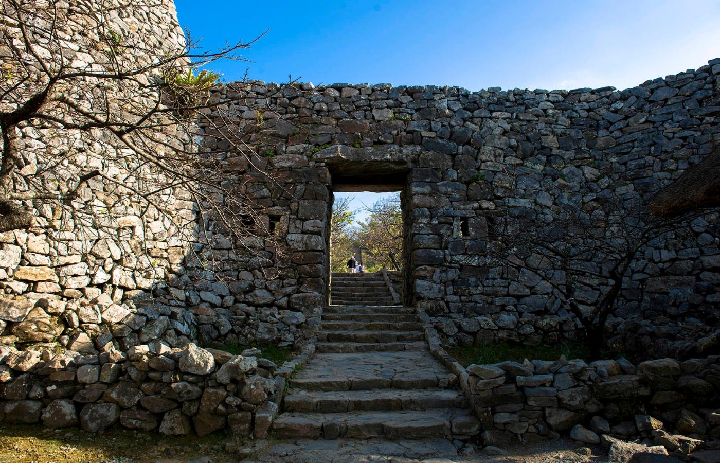 14-astounding-facts-about-nakijin-castle-ruins