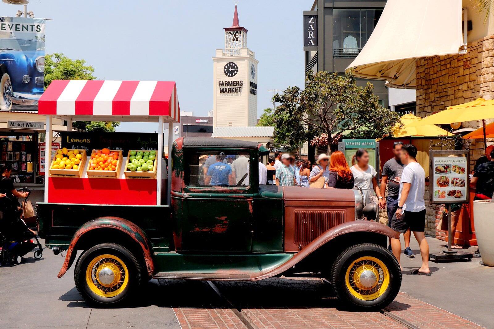 14-extraordinary-facts-about-the-original-farmers-market-los-angeles