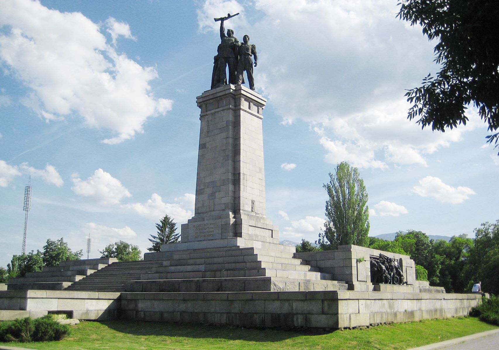 14-mind-blowing-facts-about-the-monument-to-the-soviet-army