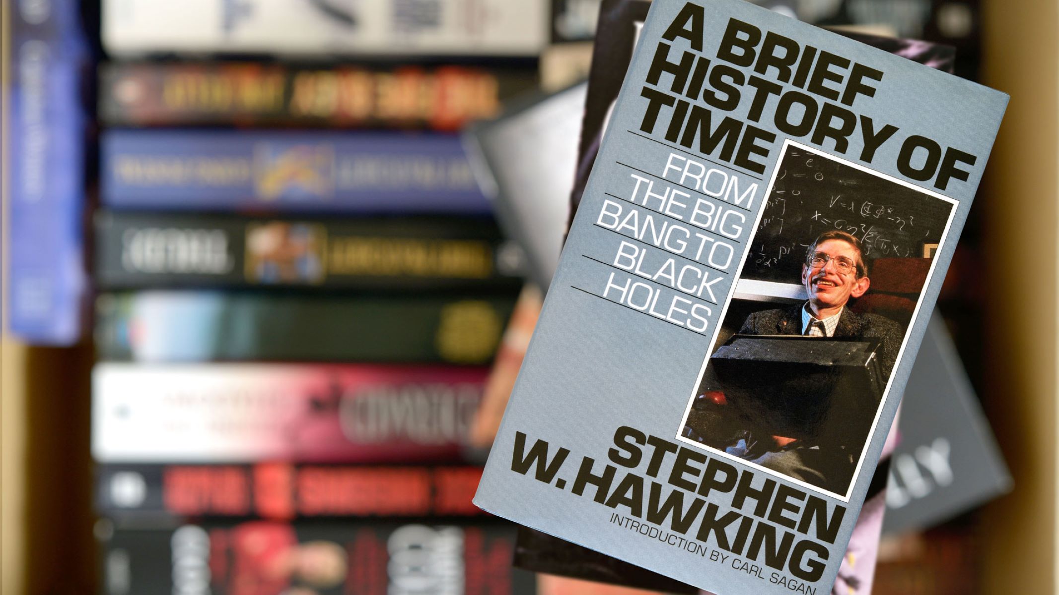 14-surprising-facts-about-a-brief-history-of-time-stephen-hawking