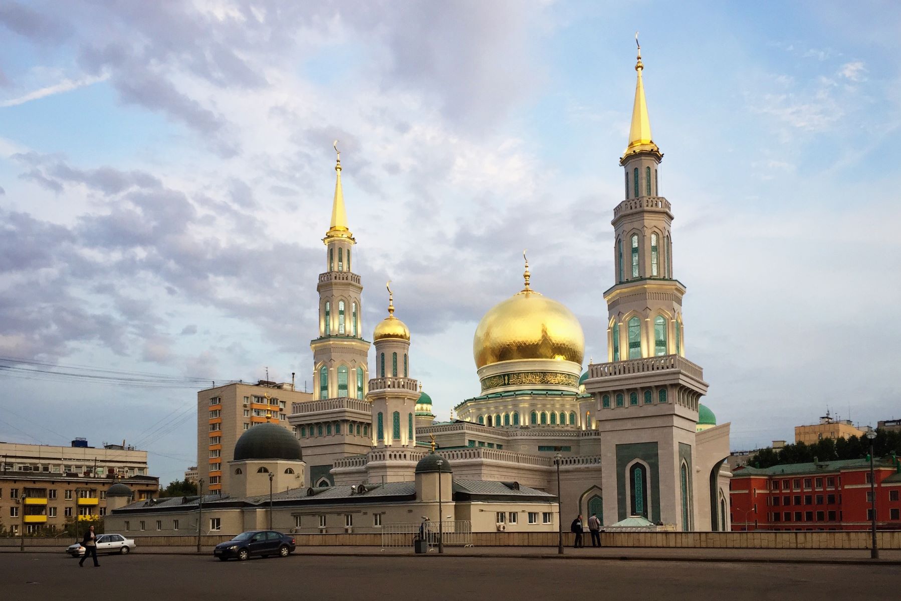 14-surprising-facts-about-moscow-cathedral-mosque
