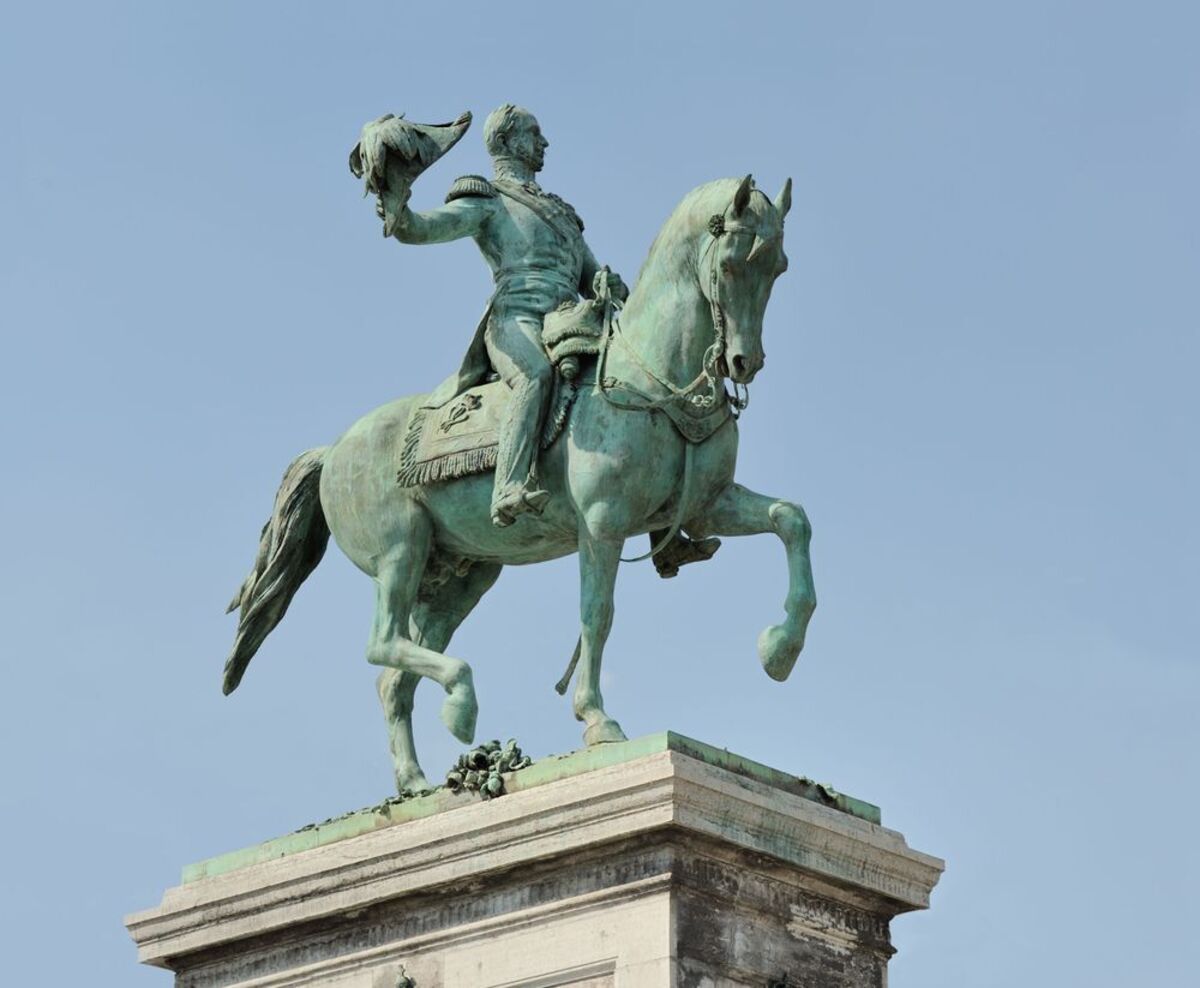 14-surprising-facts-about-the-king-william-ii-statue