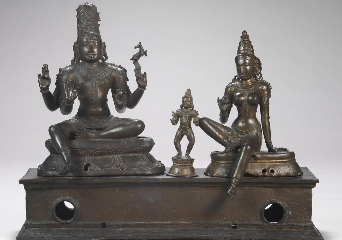 14-surprising-facts-about-the-raja-of-the-chola-dynasty-statue