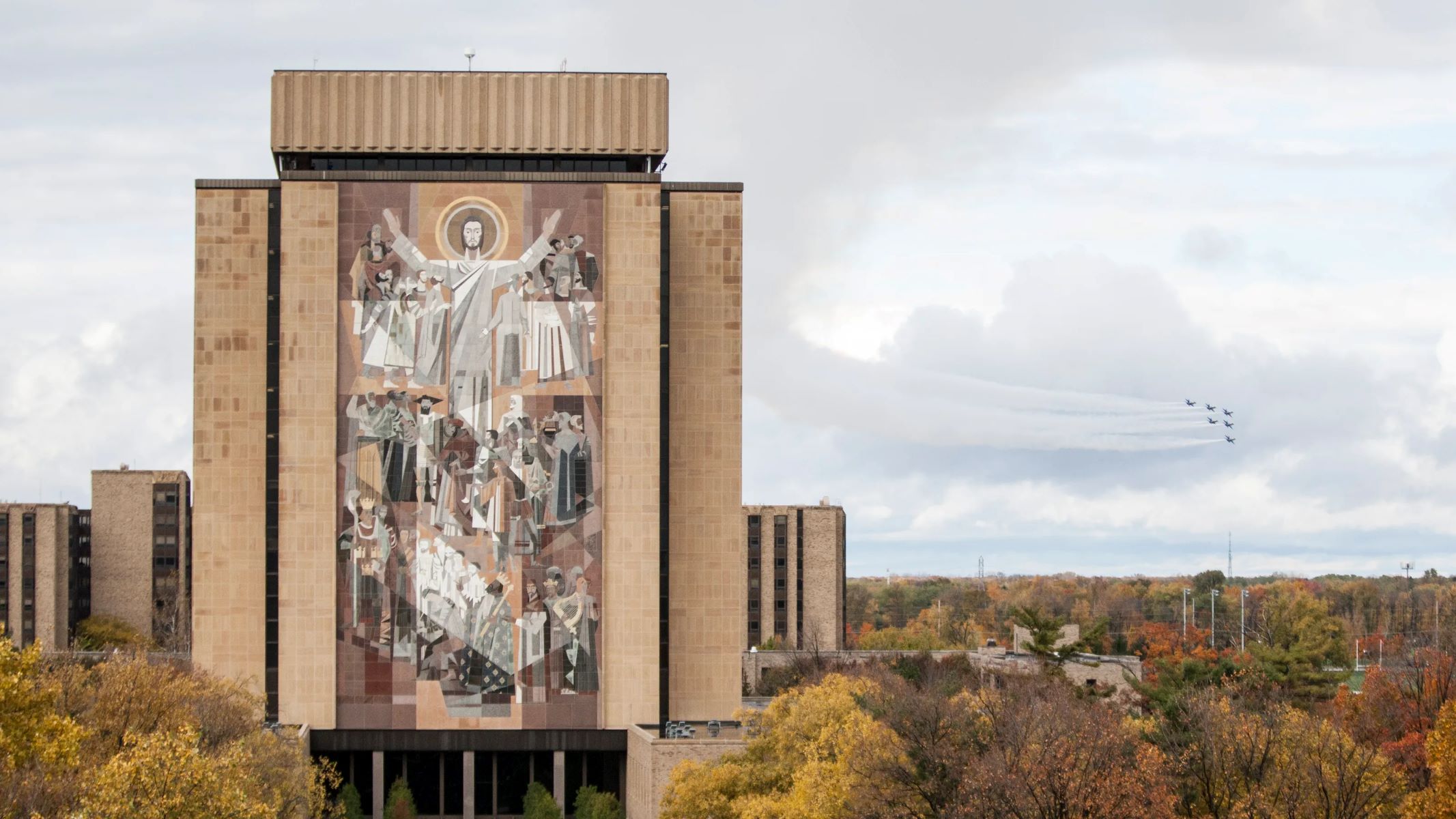 15-astonishing-facts-about-hesburgh-library