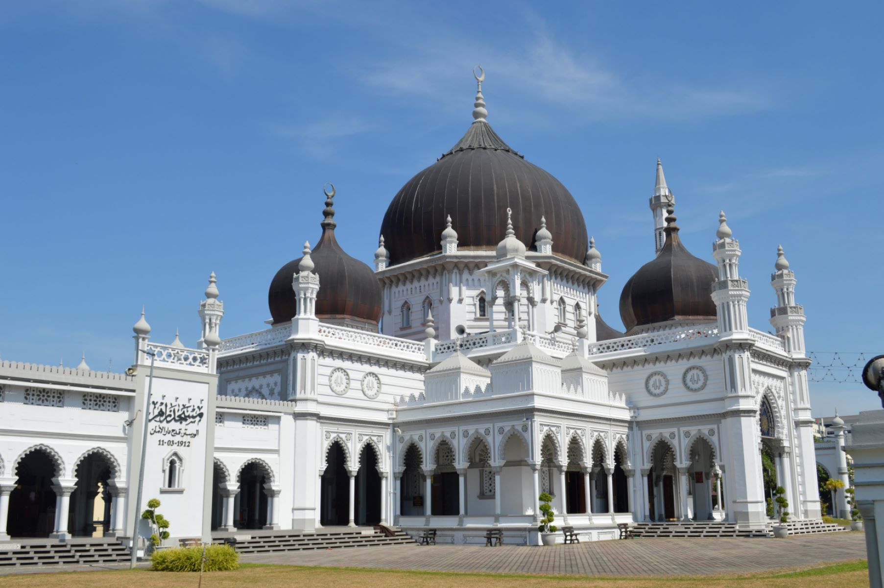 15-captivating-facts-about-zahir-mosque