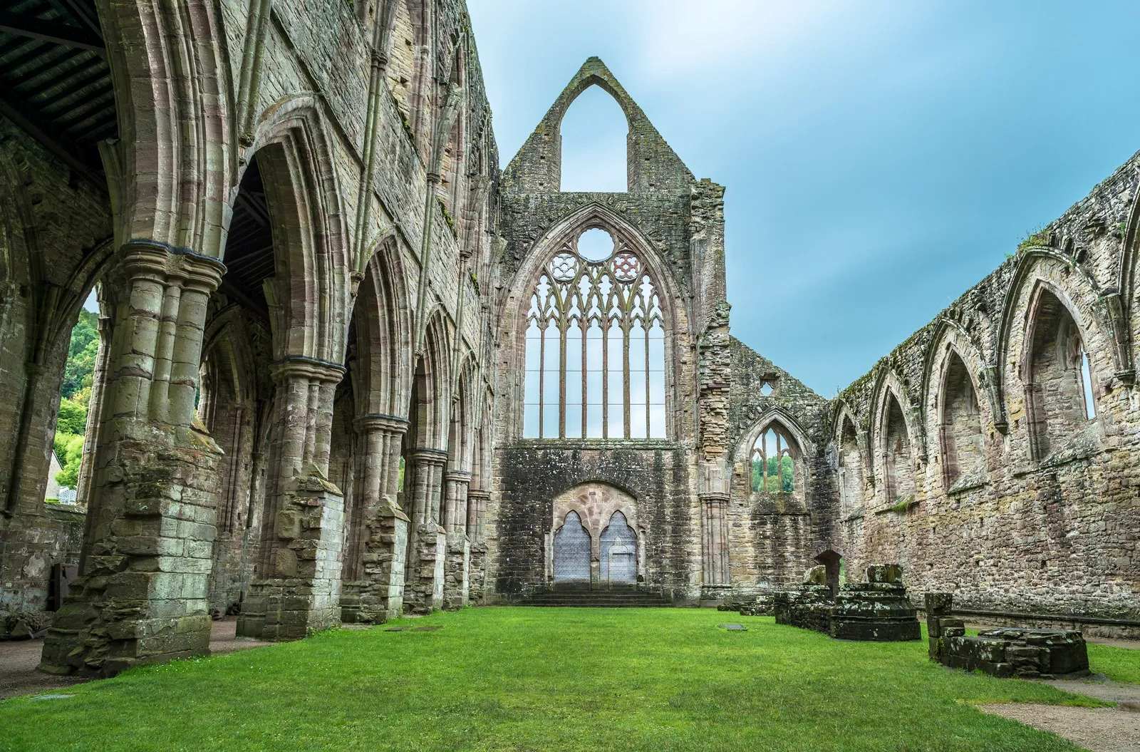 15-extraordinary-facts-about-tintern-abbey