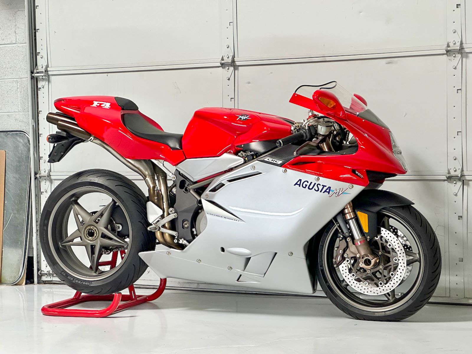 15 Intriguing Facts About MV Agusta F4 