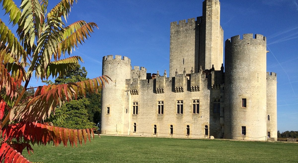 15-mind-blowing-facts-about-chateau-de-roquetaillade