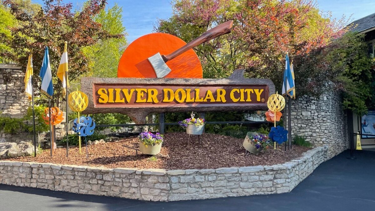 16-enigmatic-facts-about-silver-dollar-city-missouri