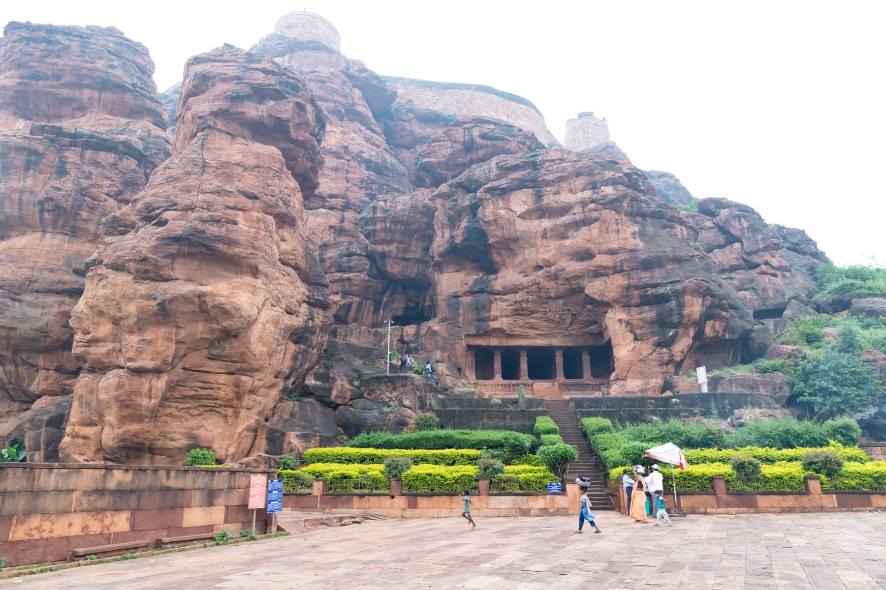 16-extraordinary-facts-about-cave-temples-of-badami