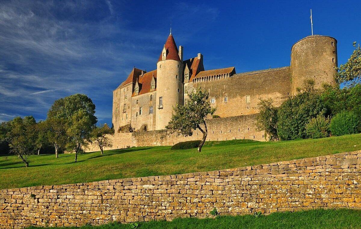 18-astonishing-facts-about-chateau-de-chateauneuf-en-auxois