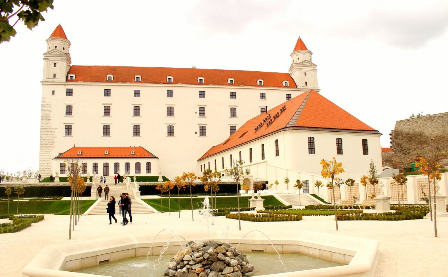 18-mind-blowing-facts-about-bratislava-castle