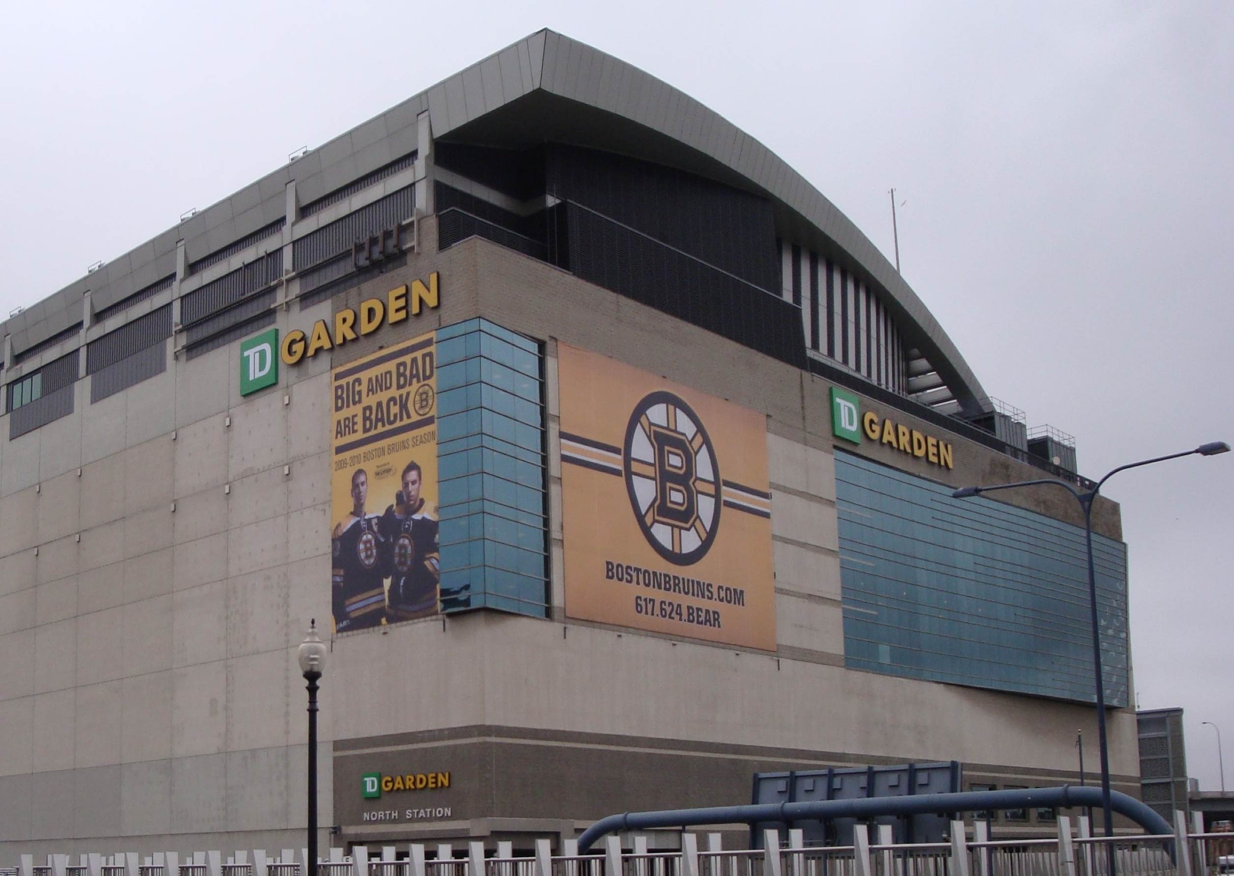 TD Garden welcomes fans back to Bruins, Celtics games