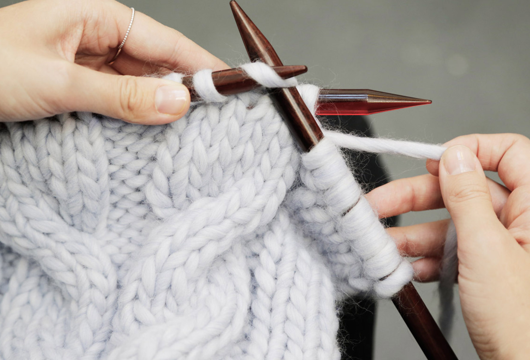 How to Cable  Diy knitting, Cable knitting, Loom knitting