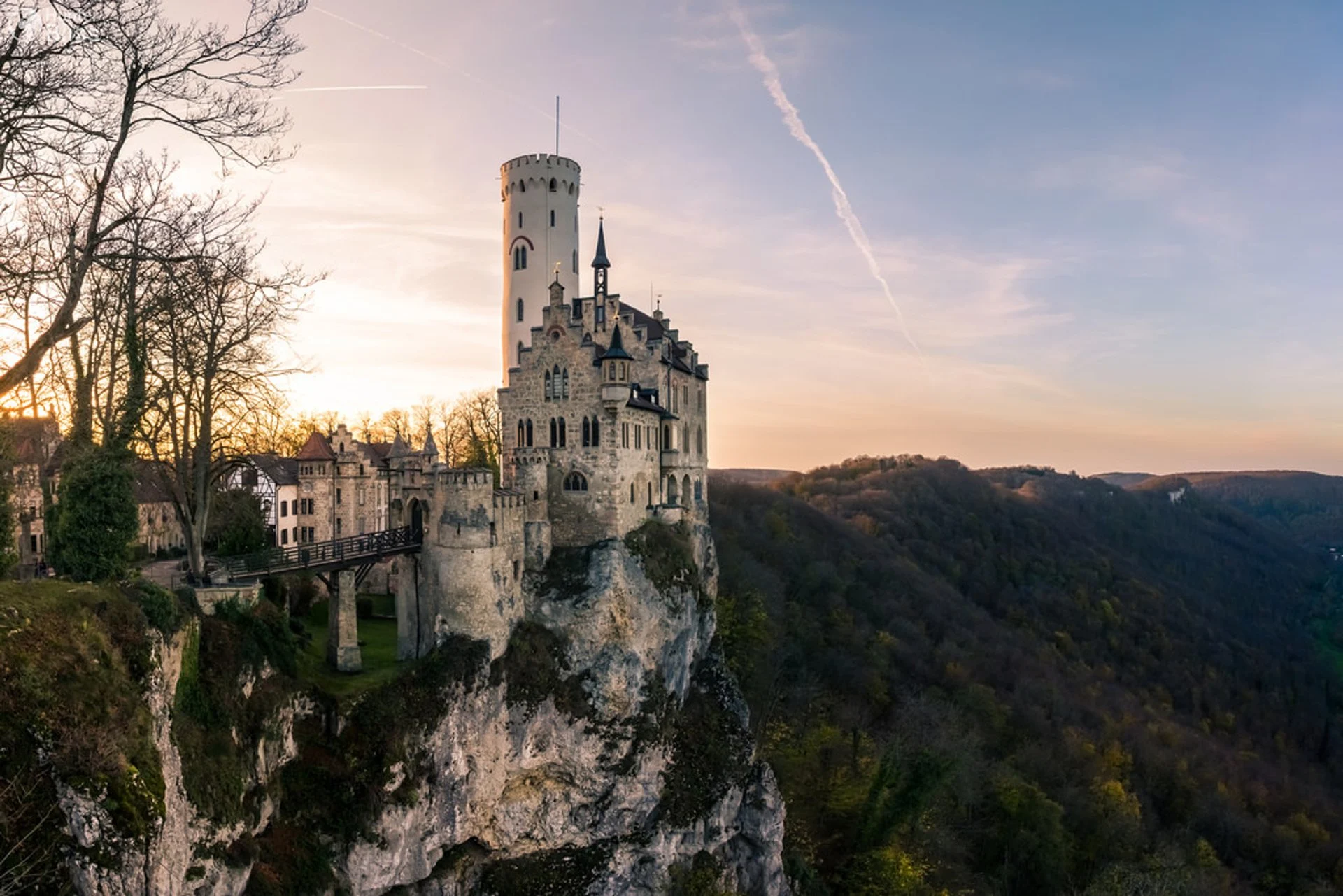 19-extraordinary-facts-about-lichtenstein-castle