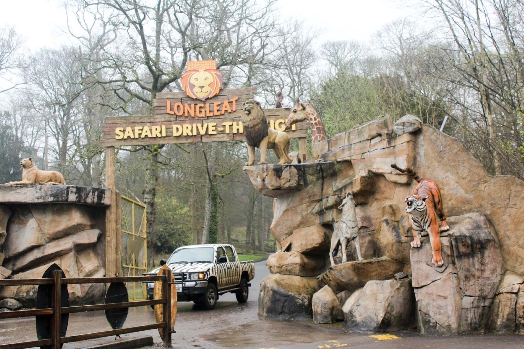where is longleat safari park near