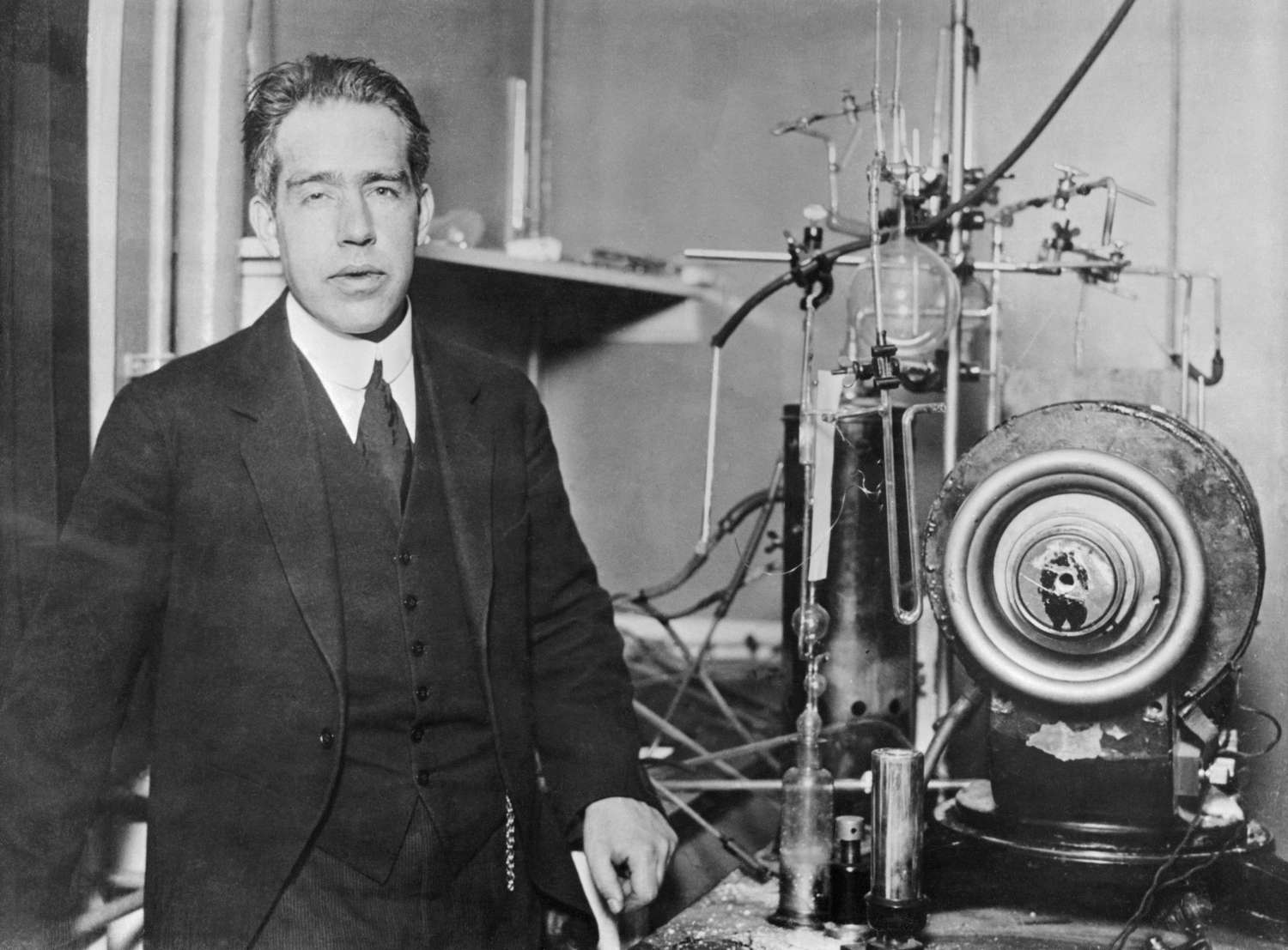 20-astonishing-facts-about-niels-bohr