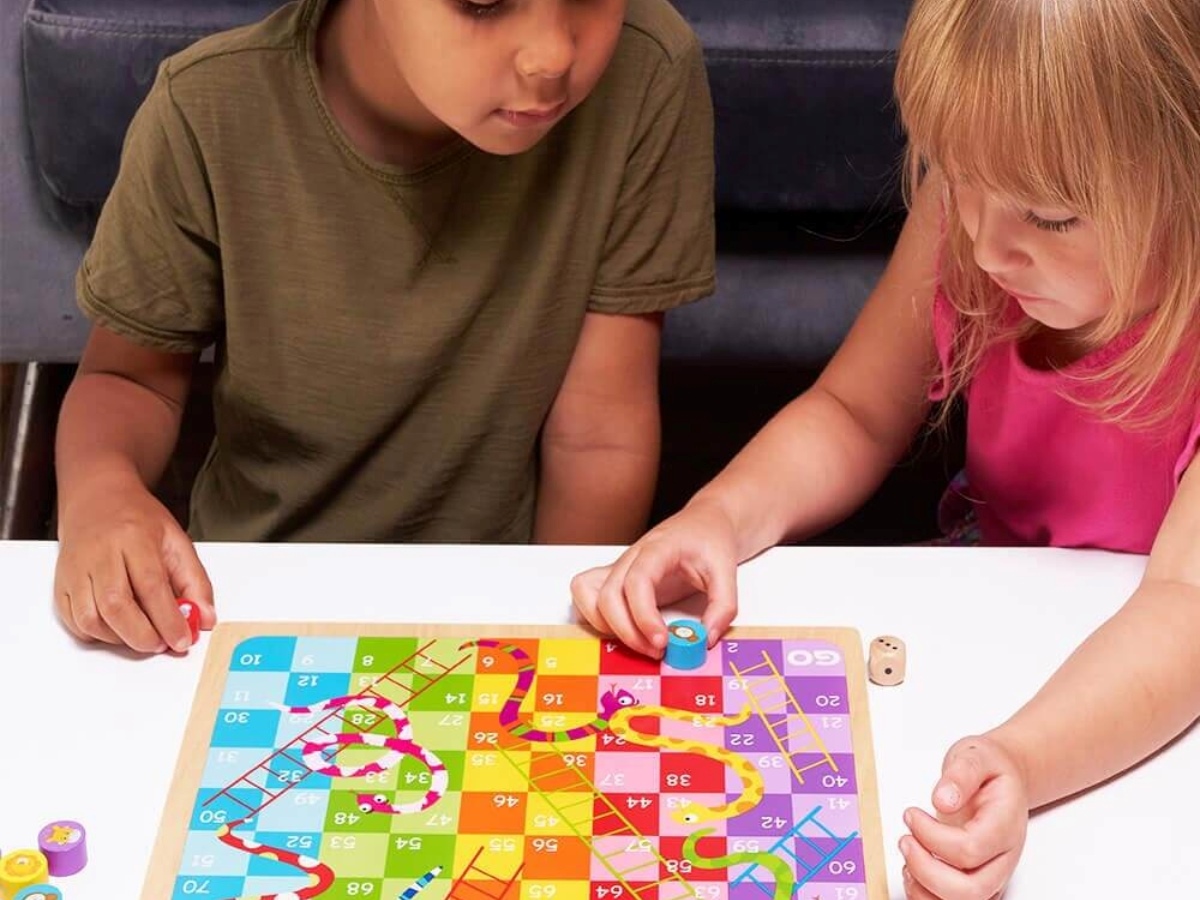 How to Play Snakes and Ladders and Win Money